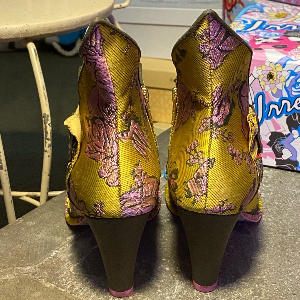 VTG Irregular Choice “Miaow” yellow floral tapestry bootie,Cat buckle,NIB, 39 UK - Picture 7 of 16